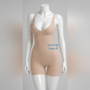 💕SKIMS BODY Core Sculpt Plunge Mid Thigh Bodysuit Shaper Shapewear Nude CLAY M